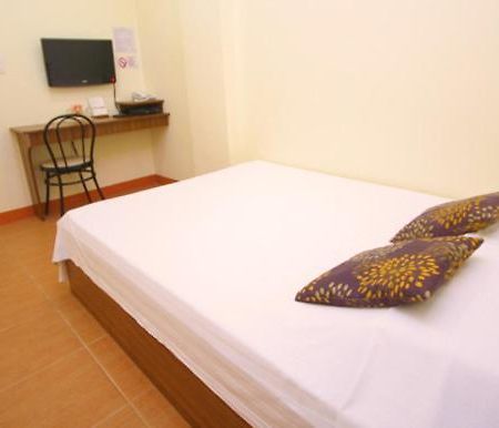 Robe'S Pension House Cebu Esterno foto